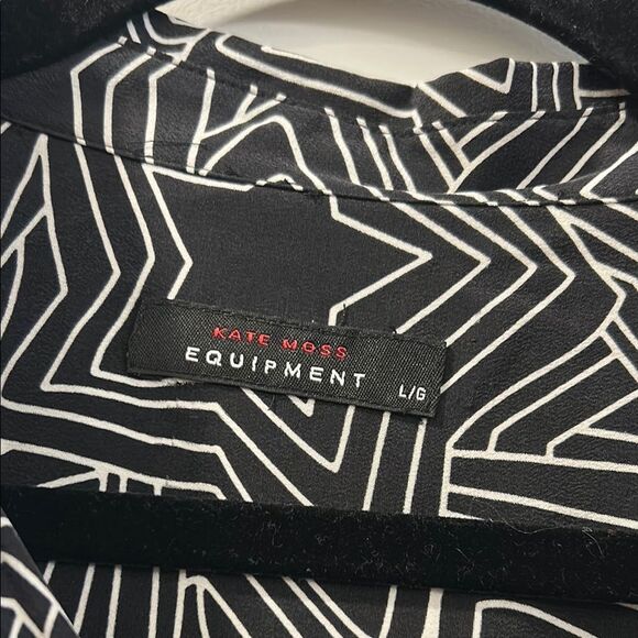 Equipment by Kate Moss Black and White Star Pattern Button Down Top, Size Large - Picture 4 of 9